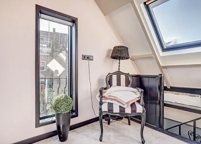 Huize Wees Nobel In Het Centrum Oud Beijerland Dicht Bij Rotterdam Bed and breakfast 4*