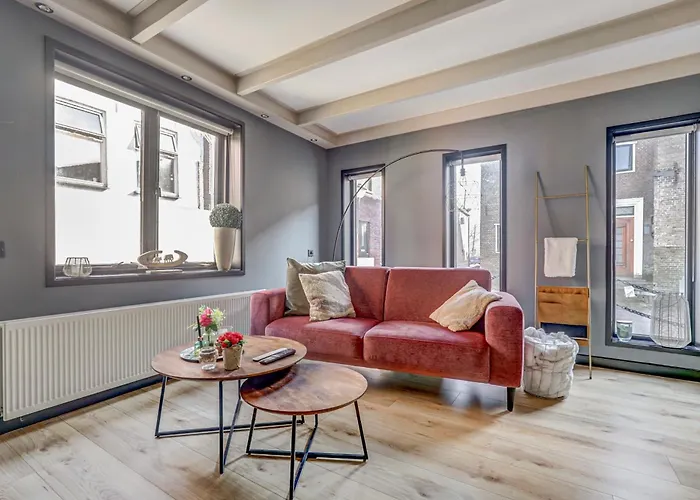 Huize Wees Nobel In Het Centrum Oud Beijerland Dicht Bij Rotterdam Bed and breakfast Oud-Beijerland