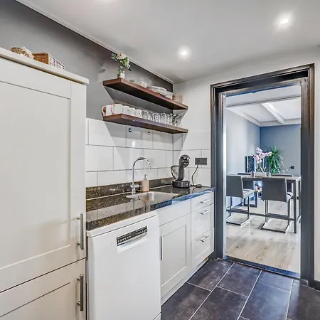 Huize Wees Nobel In Het Centrum Oud Beijerland Dicht Bij Rotterdam B&B Oud-Beijerland