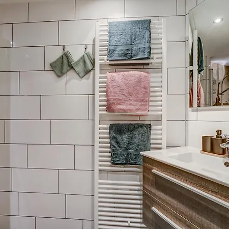 Huize Wees Nobel In Het Centrum Oud Beijerland Dicht Bij Rotterdam B&B