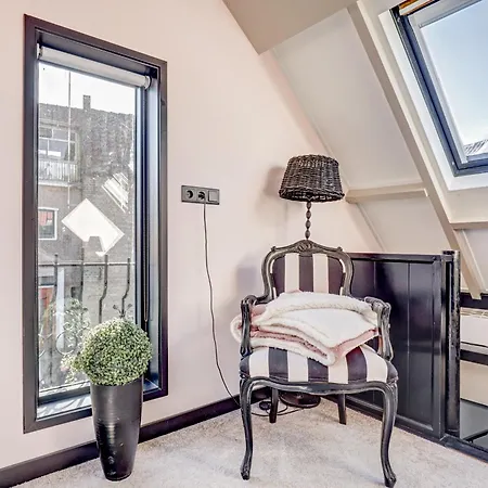 Huize Wees Nobel In Het Centrum Oud Beijerland Dicht Bij Rotterdam B&B 4*